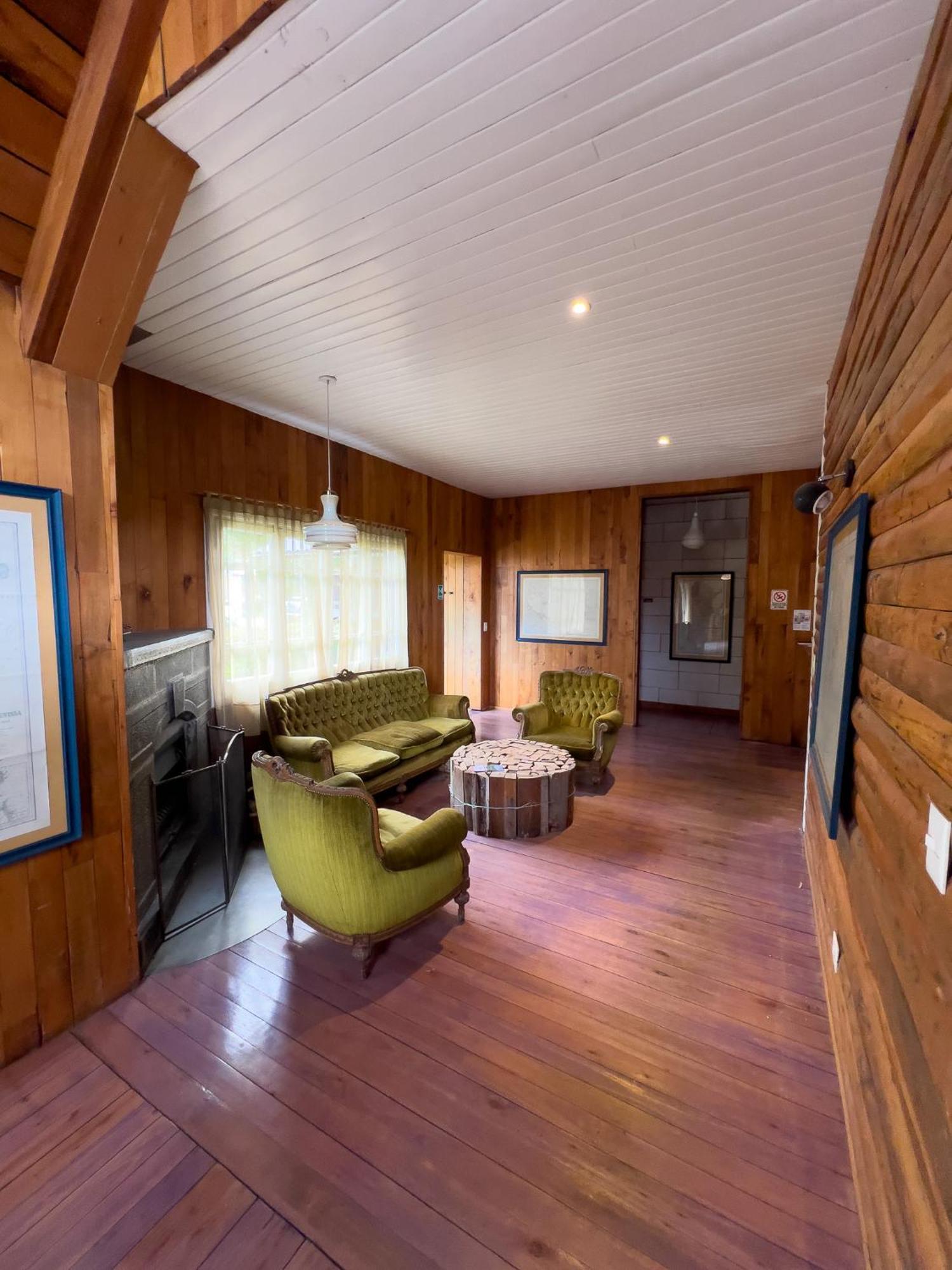 Wesley House Hosteria Boutique San Martín de los Andes Esterno foto