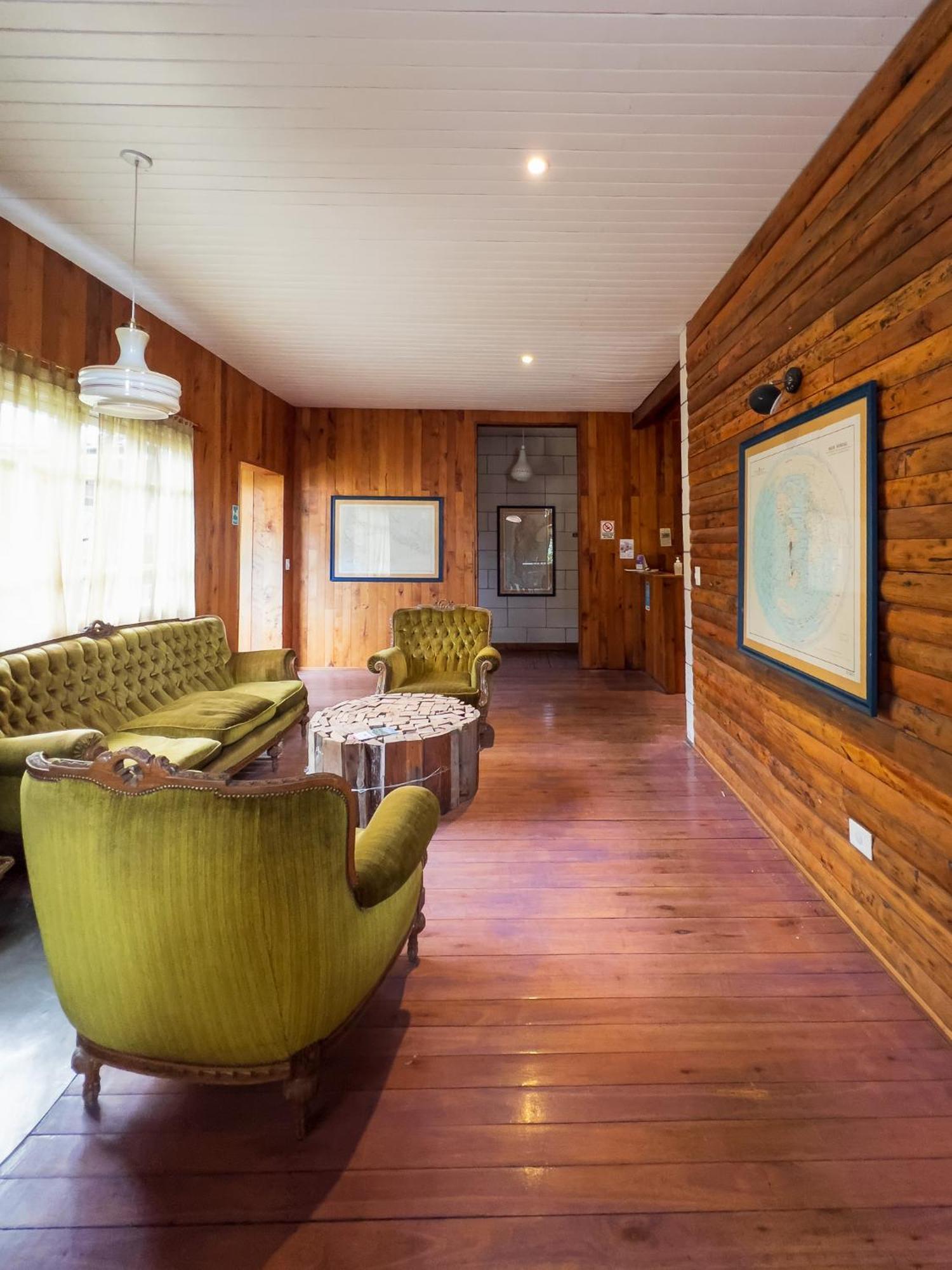 Wesley House Hosteria Boutique San Martín de los Andes Esterno foto